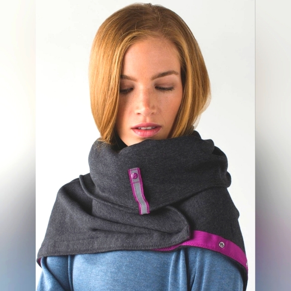 LULULEMON Fleece/Velour Vinyasa Scarf - Black/Gray/Magenta - Picture 1 of 9